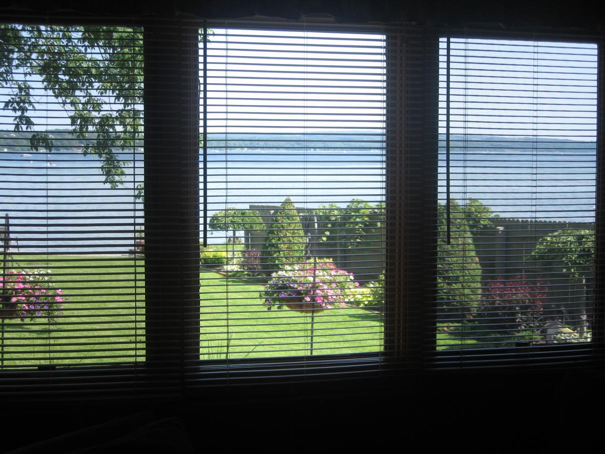 Serenity On The Lake Auburn Exterior photo
