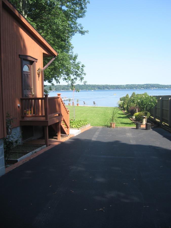 Serenity On The Lake Auburn Exterior photo