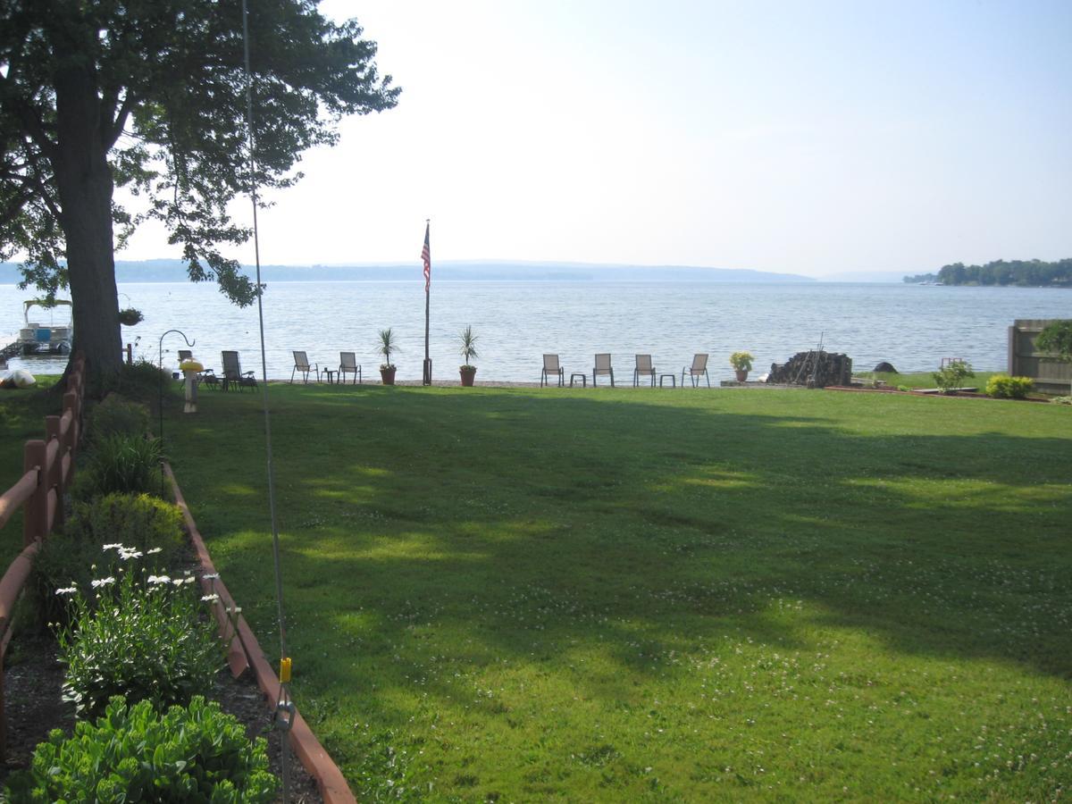 Serenity On The Lake Auburn Exterior photo